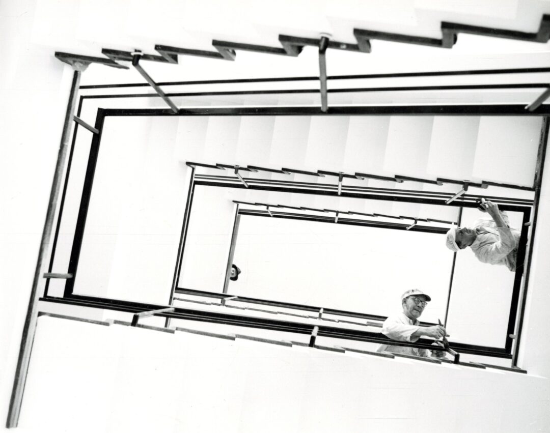 Amerikanska ambassaden uppförs, 1953-1955.